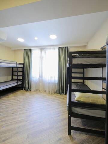 Фото номера Кровать в общем 8-местном номере для мужчин и женщин Хостелы Highland Hostel г. Ереван 19