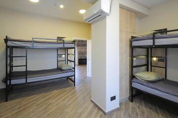Фото номера Кровать в общем 8-местном номере для мужчин и женщин Хостелы Highland Hostel г. Ереван 22