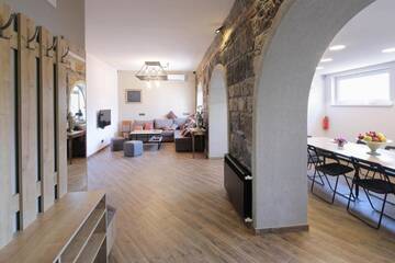 Фото номера Кровать в общем 8-местном номере для мужчин и женщин Хостелы Highland Hostel г. Ереван 49