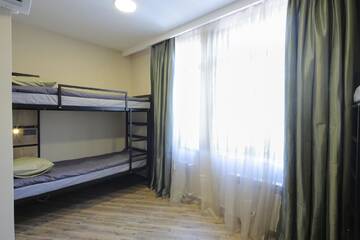 Фото номера Кровать в общем 8-местном номере для мужчин и женщин Хостелы Highland Hostel г. Ереван 25