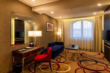 Фото номера Улучшенный люкс Отель Ramada Hotel &amp; Suites by Wyndham Yerevan г. Ереван 3