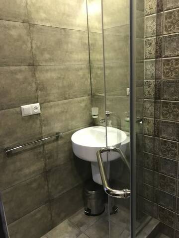 Фото номера Cемейный номер с собственной ванной комнатой Хостелы Loft Host г. Ереван 4