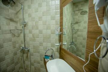 Фото номера Классический четырехместный номер Отель Studio Boutique Hotel г. Ереван 27