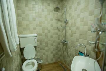 Фото номера Классический четырехместный номер Отель Studio Boutique Hotel г. Ереван 26