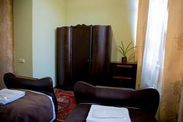 Фото номера Классический четырехместный номер Отель Studio Boutique Hotel г. Ереван 23