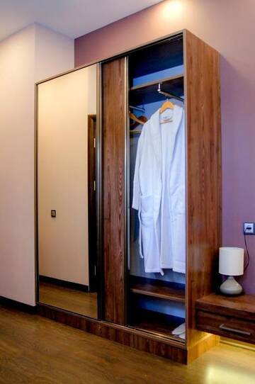 Фото номера Суперлюкс с кроватью размера &quot;king-size&quot; Отель Moscow Boutique Hotel г. Ереван 10