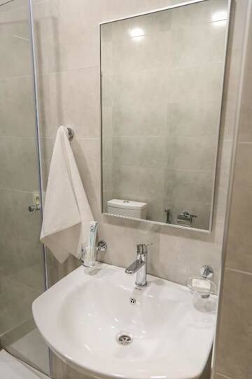 Фото номера Двухместный номер эконом-класса с 1 кроватью Отель Moscow Boutique Hotel г. Ереван 4