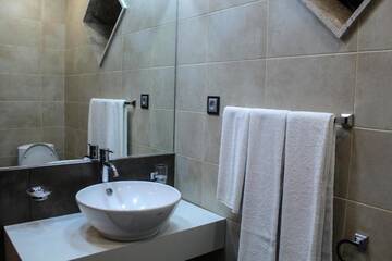 Фото номера Суперлюкс с кроватью размера &quot;king-size&quot; Отель Moscow Boutique Hotel г. Ереван 26