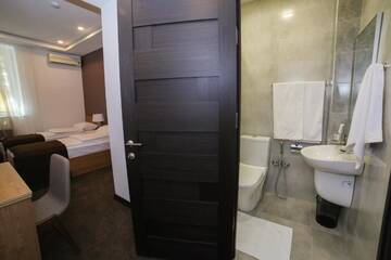 Фото номера Стандартный двухместный номер с 1 кроватью Отель Moscow Boutique Hotel г. Ереван 5