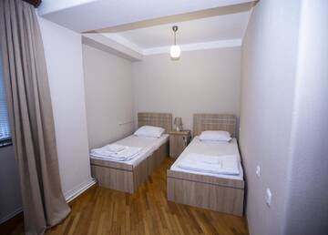 Фото номера Двухместный номер с 2 отдельными кроватями Хостелы Sweet Sleep hostel г. Ереван 7