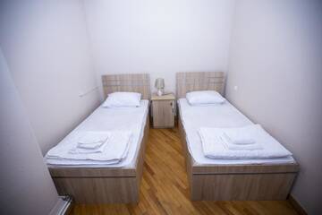 Фото номера Двухместный номер с 2 отдельными кроватями Хостелы Sweet Sleep hostel г. Ереван 8