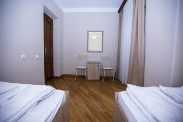 Фото номера Двухместный номер с 2 отдельными кроватями Хостелы Sweet Sleep hostel г. Ереван 10