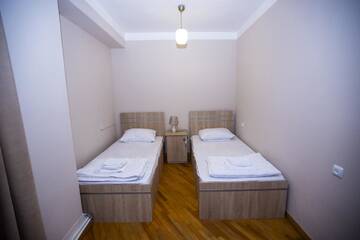 Фото номера Двухместный номер с 2 отдельными кроватями Хостелы Sweet Sleep hostel г. Ереван 11