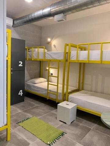 Фото номера Кровать в общем 6-местном номере Хостелы Duck Hostel г. Ереван 12