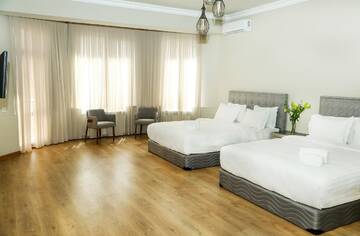 Фото номера Улучшенный семейный номер Отель Teryan Pushkin Apart Hotel г. Ереван 9