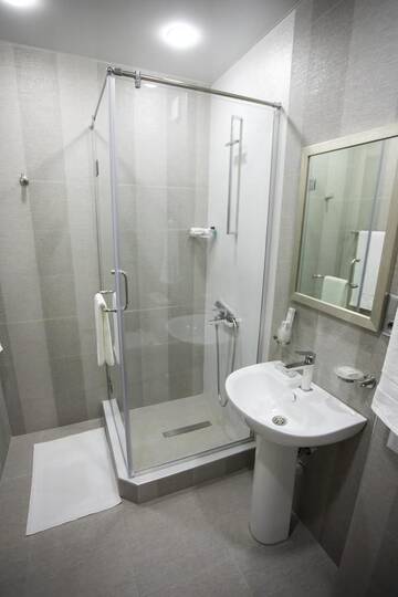 Фото номера Двухместный номер Делюкс с 1 кроватью Отель Nork Hotel г. Ереван 6