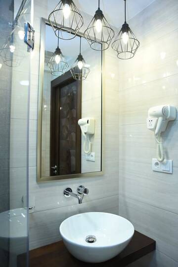 Фото номера Двухместный номер эконом-класса с 1 кроватью Мини-отель R&amp;R Hotel г. Ереван 7