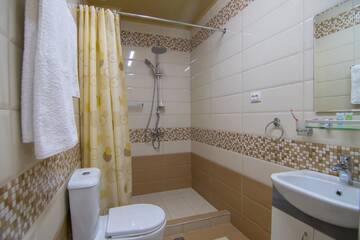 Фото номера Люкс с 1 спальней Хостелы Tatev Hotel and Tours г. Ереван 11