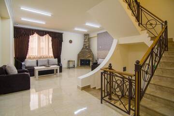 Фото номера Четырехместный номер с собственной ванной комнатой Хостелы Tatev Hotel and Tours г. Ереван 20