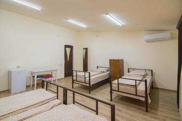 Фото номера Четырехместный номер &quot;Комфорт&quot; Хостелы Tatev Hotel and Tours г. Ереван 10