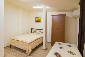 Фото номера Двухместный номер с 1 кроватью Хостелы Tatev Hotel and Tours г. Ереван 8