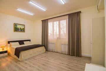 Фото номера Люкс с 1 спальней Хостелы Tatev Hotel and Tours г. Ереван 9