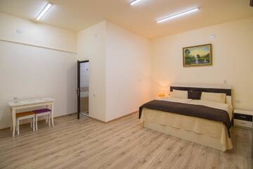 Фото номера Люкс с 1 спальней Хостелы Tatev Hotel and Tours г. Ереван 10