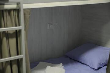 Фото номера Стандартный семейный номер Хостелы 5X5 Hostel Yerevan г. Ереван 2