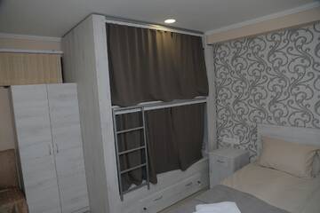 Фото номера Стандартный семейный номер Хостелы 5X5 Hostel Yerevan г. Ереван 6