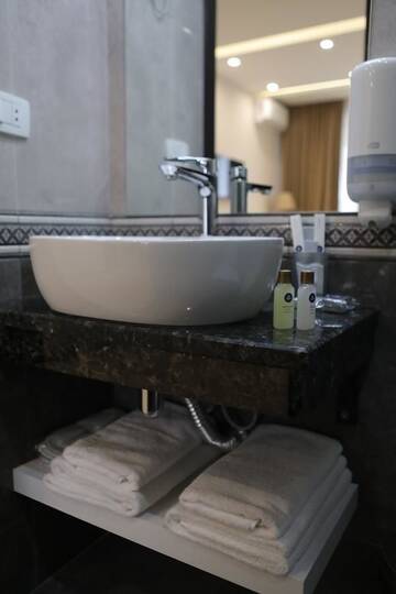 Фото номера Двухместный номер с 1 кроватью Отель 4Room Hotel г. Ереван 28