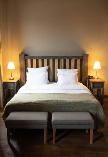 Фото номера Улучшенный двухместный номер с 1 кроватью Отель Apricot Hotel Yerevan г. Ереван 2