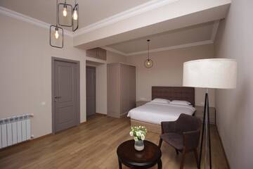 Фото номера Стандартный двухместный номер с 1 кроватью Отель A Hotel Yerevan г. Ереван 3