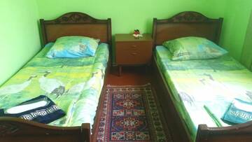 Фото номера Четырехместный номер с балконом Хостелы KARSON FAMILY HOSTEL &amp; GUEST HOUSE г. Ереван 3