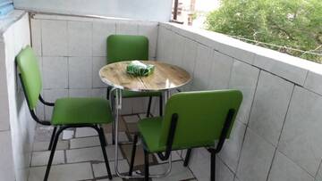 Фото номера Четырехместный номер с балконом Хостелы KARSON FAMILY HOSTEL &amp; GUEST HOUSE г. Ереван 7