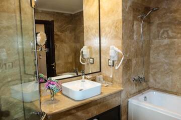 Фото номера Трехместный номер Отель Konyak Hotel г. Ереван 6