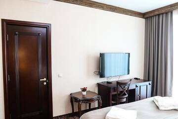 Фото номера Улучшенный люкс Отель Konyak Hotel г. Ереван 4