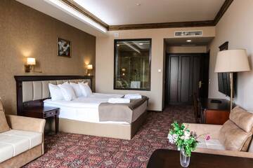 Фото номера Полулюкс Делюкс Отель Konyak Hotel г. Ереван 4