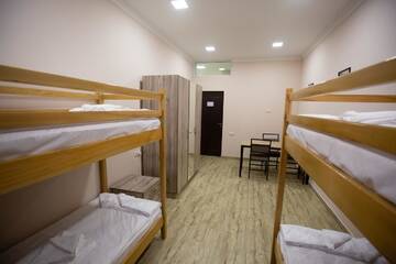 Фото номера Кровать в общем номере для мужчин с 4 кроватями Хостелы Home Hostel г. Ереван 2
