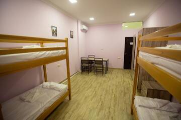 Фото номера Кровать в общем номере для женщин с 4 кроватями Хостелы Home Hostel г. Ереван 4