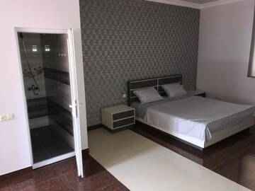 Фото номера Cемейный номер с собственной ванной комнатой Хостелы Liko Hostel г. Ереван 5