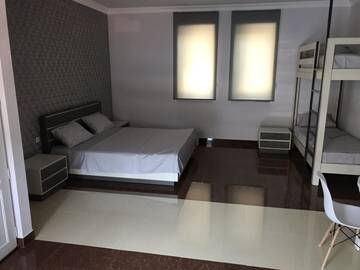 Фото номера Cемейный номер с собственной ванной комнатой Хостелы Liko Hostel г. Ереван 2