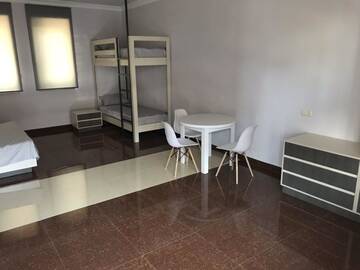 Фото номера Cемейный номер с собственной ванной комнатой Хостелы Liko Hostel г. Ереван 3