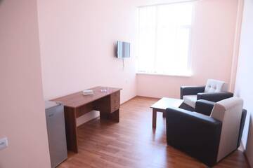 Фото номера Люкс Отель Biotech Guest Room г. Ереван 3