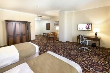 Фото номера Стандартный люкс Отель Ani Grand Hotel Yerevan г. Ереван 5