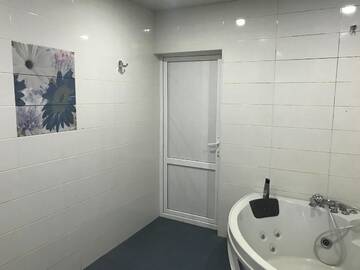 Фото номера Большой двухместный номер с 1 кроватью Хостелы New Yerevan г. Ереван 2