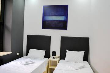Фото номера Двухместный номер «Комфорт» с 2 отдельными кроватями Отель Elysium Gallery Hotel г. Ереван 3