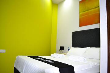 Фото номера Двухместный номер эконом-класса с 1 кроватью Отель Elysium Gallery Hotel г. Ереван 3
