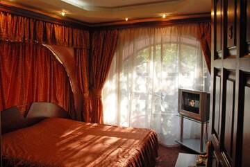 Фото номера Одноместный номер с собственной ванной комнатой Отель Praha Hotel г. Ереван 3