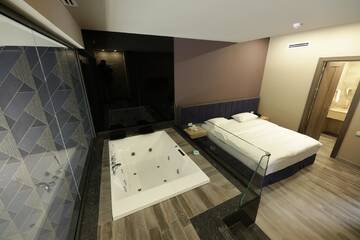 Фото номера Двухуровневые апартаменты Отель Ibiza Hotel г. Ереван 9