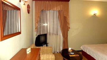Фото номера Бюджетный двухместный номер с 1 кроватью Отель Park Avenue Hotel Yerevan г. Ереван 4